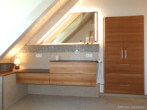 ROOMS4 - EFH im schwedischen Farmhausstil mit großem Garten - Schreinerarbeiten im Bad