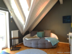 ROOMS4 - EFH im schwedischen Farmhausstil mit großem Garten - Kinderzimmer mit Balkon und Ankleide